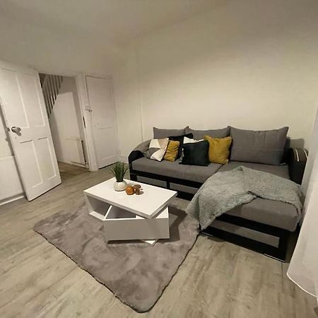 Comfy 2 Bedroom On Tower Bridge Лондон Екстериор снимка