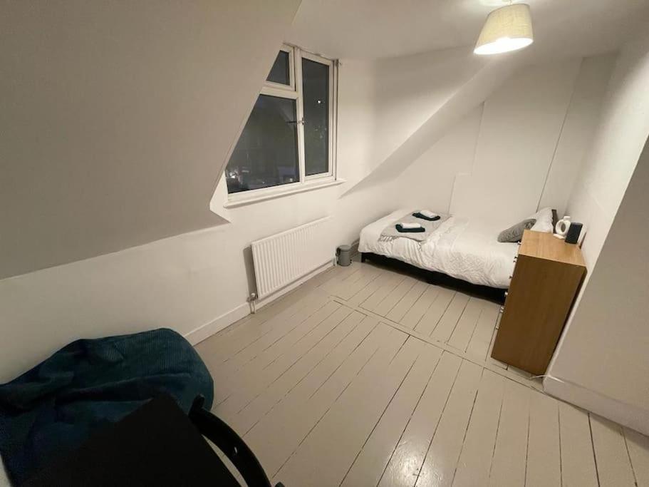 Comfy 2 Bedroom On Tower Bridge Лондон Екстериор снимка