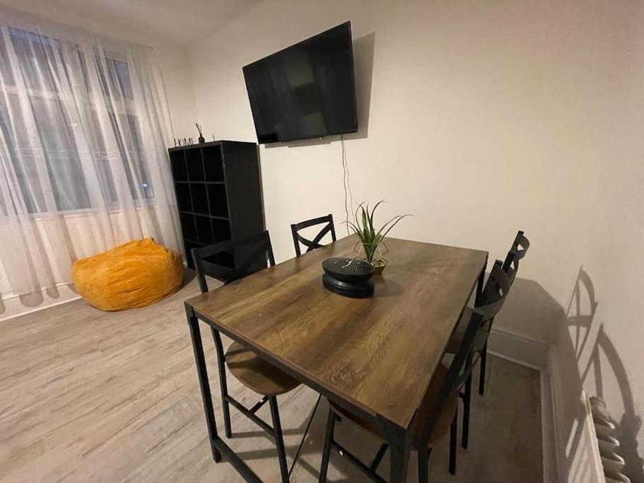 Comfy 2 Bedroom On Tower Bridge Лондон Екстериор снимка