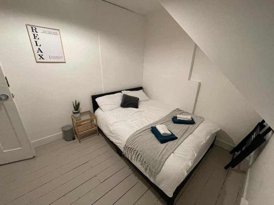 Comfy 2 Bedroom On Tower Bridge Лондон Екстериор снимка