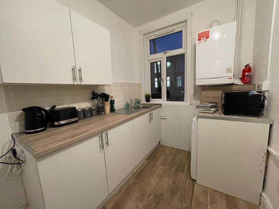 Comfy 2 Bedroom On Tower Bridge Лондон Екстериор снимка